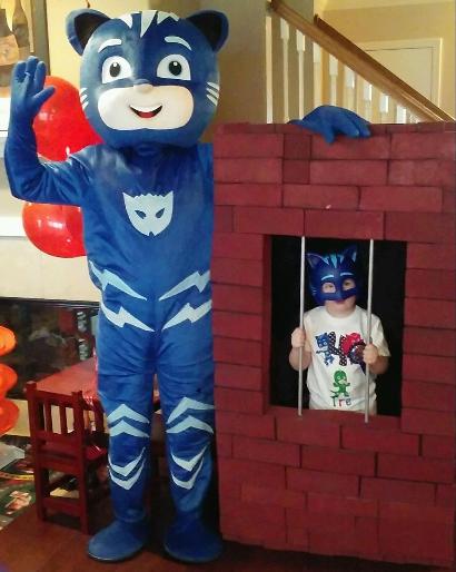 There is more to a great costumed character mascot than just a nice costume. You need the voice, the characters knowledge of the show, activities that relate to the show, and super hero props available for pictures in Houston birthday parties.