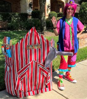 Hire our artist clown to play great games with the kids while the artist makes balloons and does face painting for Houston area birthday party. Skeeball, feeding peanuts to the elephant, shooting gallery, and the can toss all come with this package.