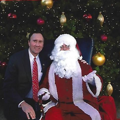 Congressman Pete Olsen and Santa at Pearland Town Center 2017.