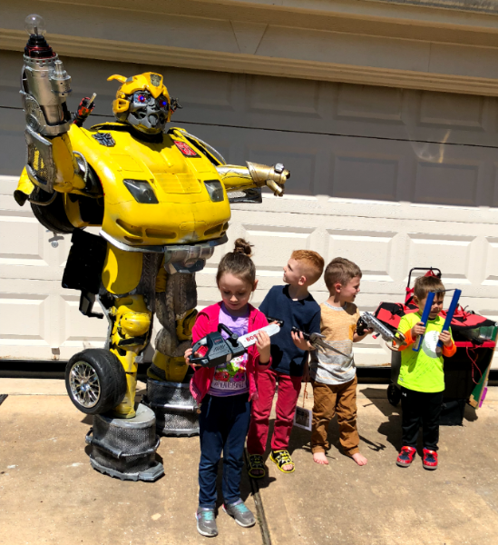 Join the superhero party fun when you hire this robot character. Comes with great games & awesome photo props.